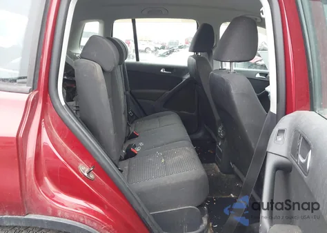 2010 Volkswagen Tiguan S из США, поврежденный, VIN WVGAV7AX0AW002528